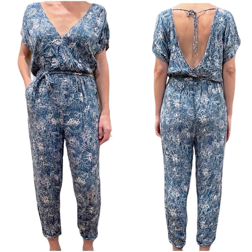 Free People Blue Paisley Print V-Neck Open Back Jumpsuit Size M 100% Viscose